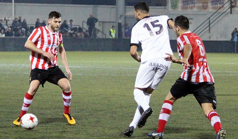 Iván Turrillo en el derbi del Estrecho.