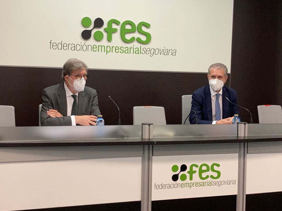 Andrés Ortega junto a Santiago Aparicio en una imagen de archivo EUROPA PRESS