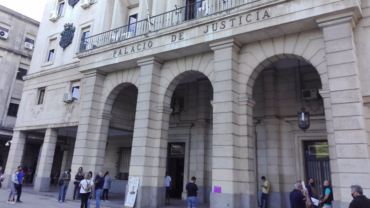 Un juzgado de Sevilla ordena que se averigüe el paradero de Vito Quiles, jefe de prensa de Alvise