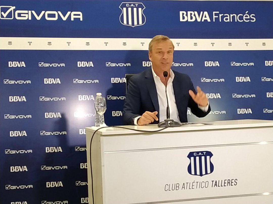 En la imagen, Andrés Fassi durante una comparecencia en Talleres de Córdoba.