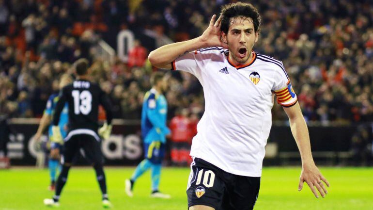 Parejo celebra un gol