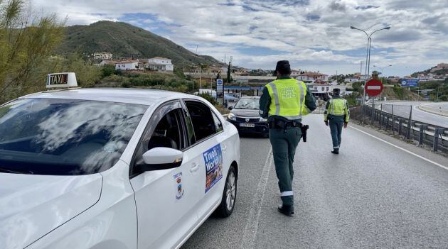 Durante el control de tráfico han sido parados varios vehículos