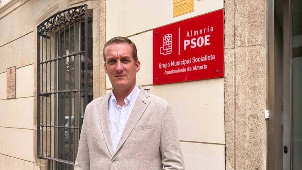 El PSOE denuncia la improvisación de la alcaldesa con el Plan de Playas al comprar dos motos de agua que llegarán en noviembre