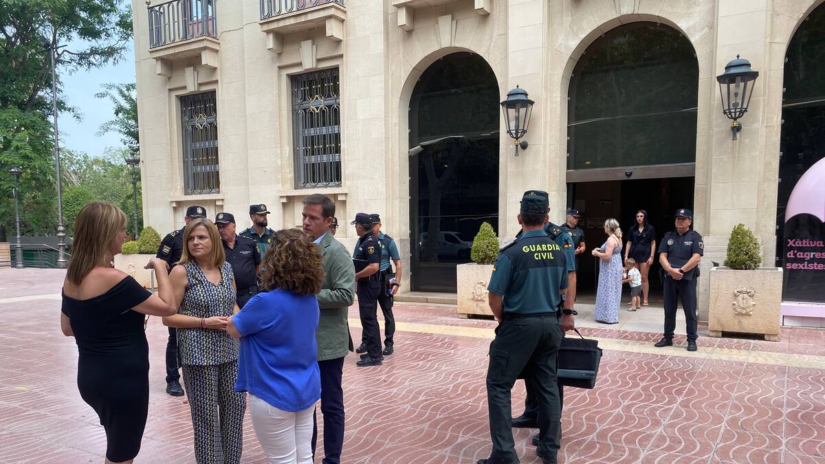 Declaraciones de la delegada del Gobierno en la Comunitat Valenciana, Pilar Bernabé y el alcalde de Xàtiva, Roger Cerdà