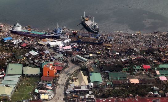 Un punto de la costa en la provincia filipina de Leyte tras el paso del tifón Haiyan en noviembre de 2013