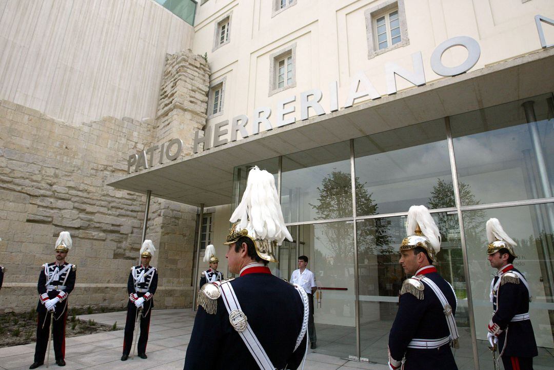 Museo de Arte Contemporáneo el 4 de junio de 2002, justo antes de la inauguración por el Rey