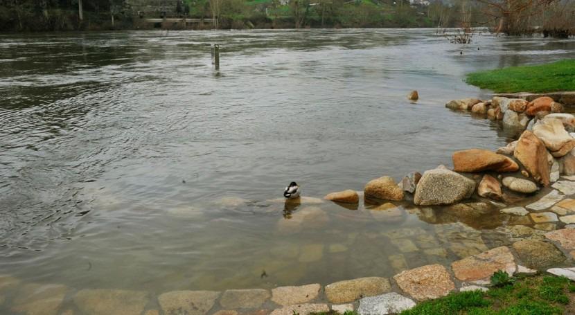 Foto de archivo de las termas inundadas por la crecida del río Miño a su paso por Ourense