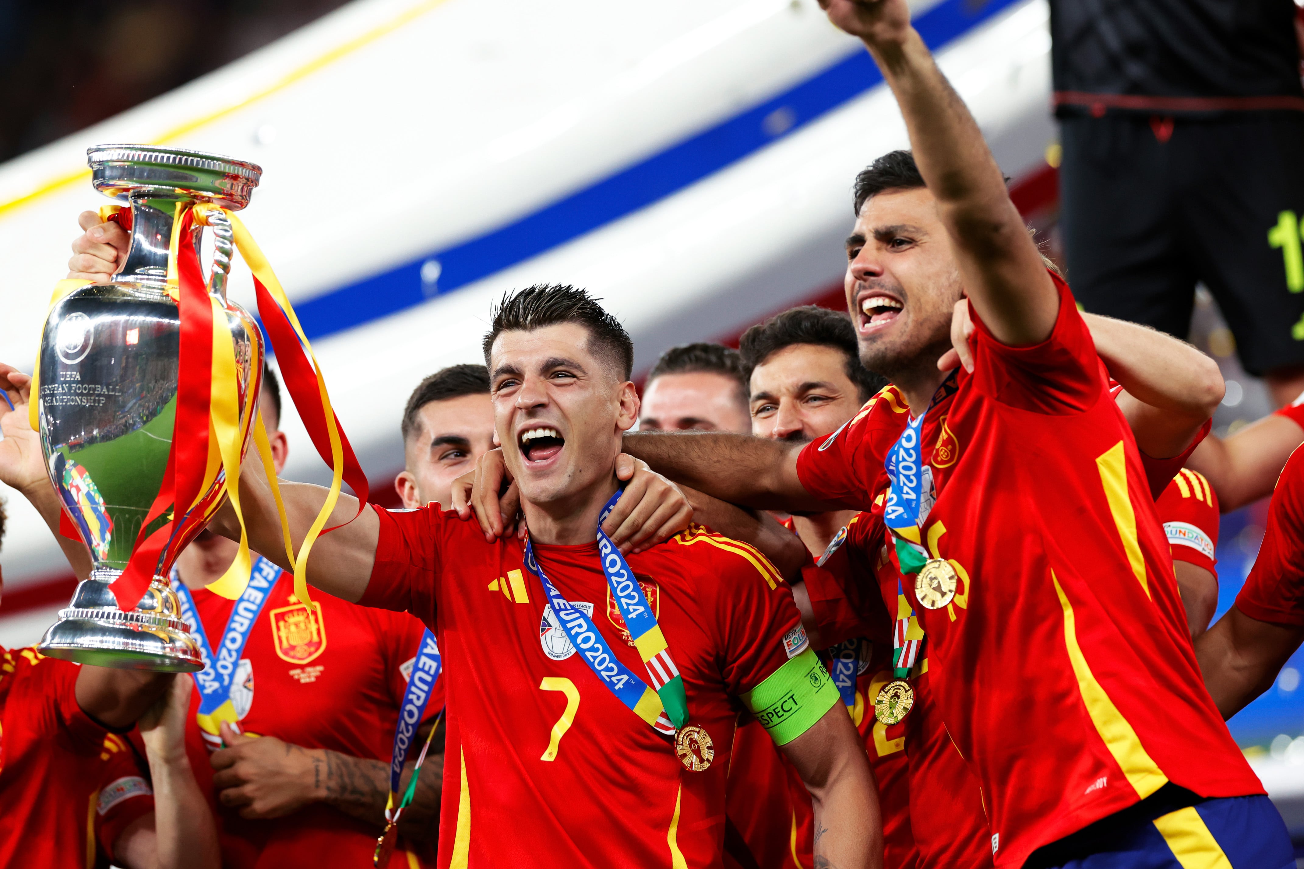 Álvaro Morata y Rodri Hernández celebran la Eurocopa 2024