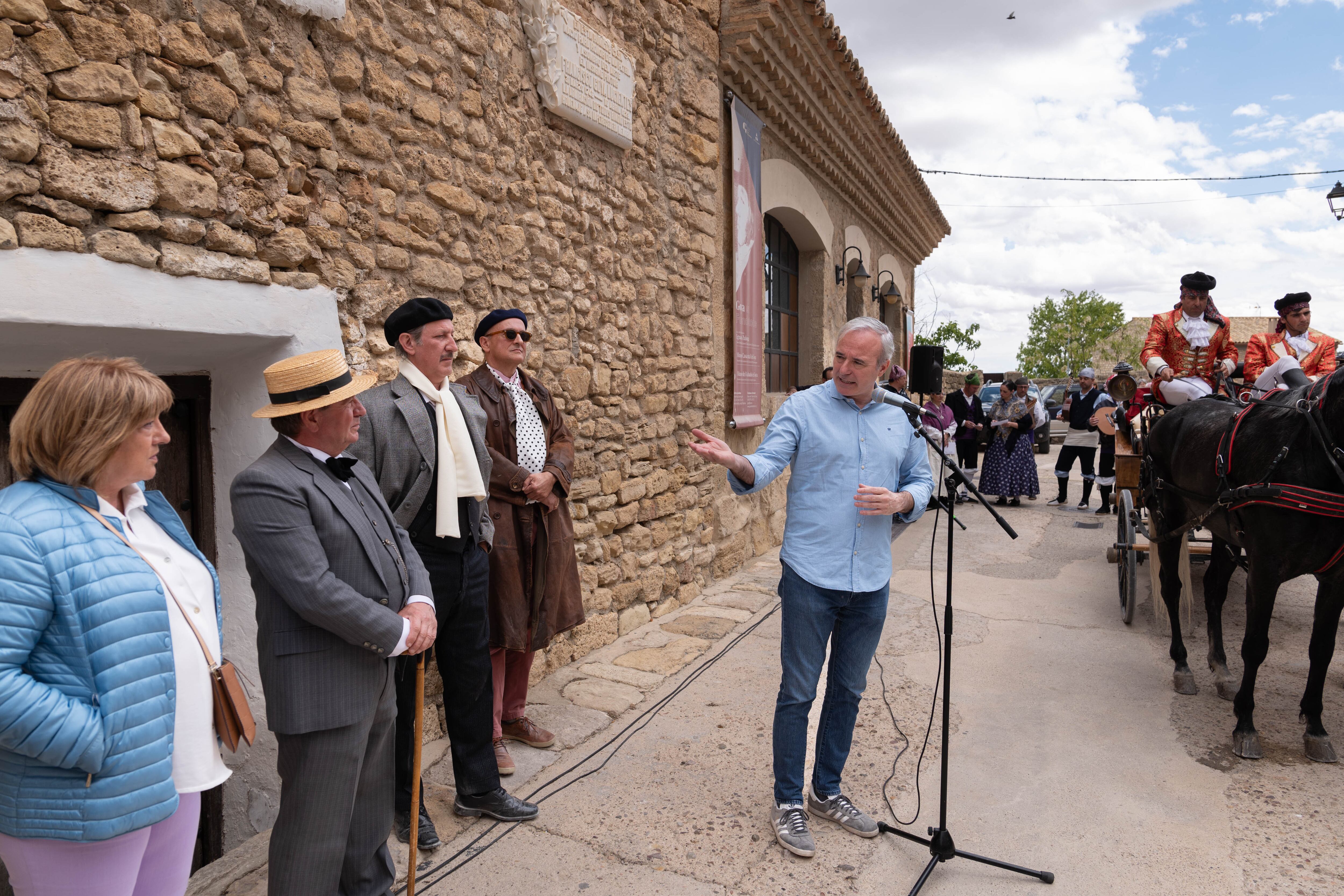 El presidente de Aragón, Jorge Azcón, durante un acto de Goya  en Fuendetodos (Zaragoza)