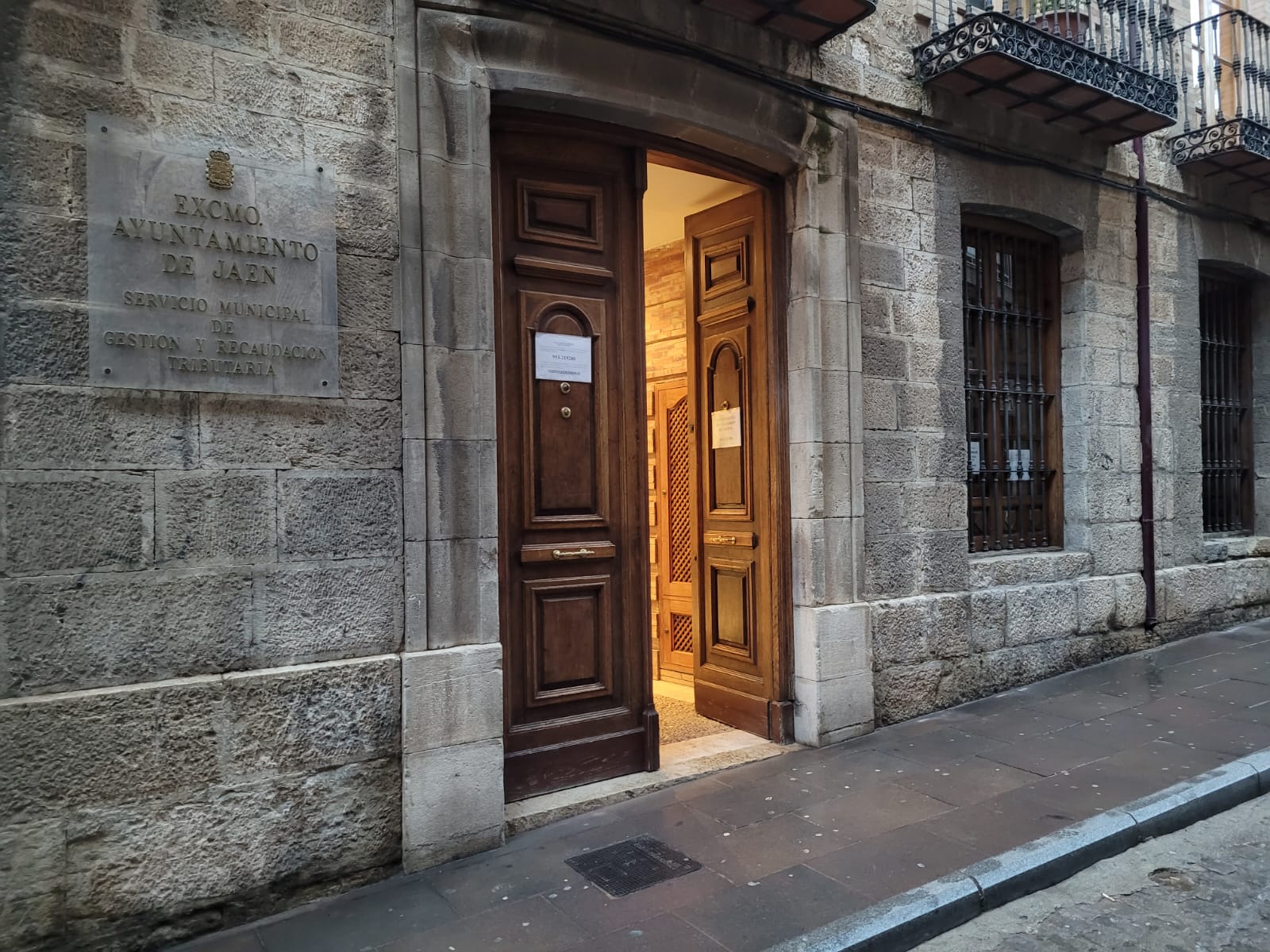 Oficinas de Recaudación del Ayuntamiento de Jaén en la calle Obispo González.