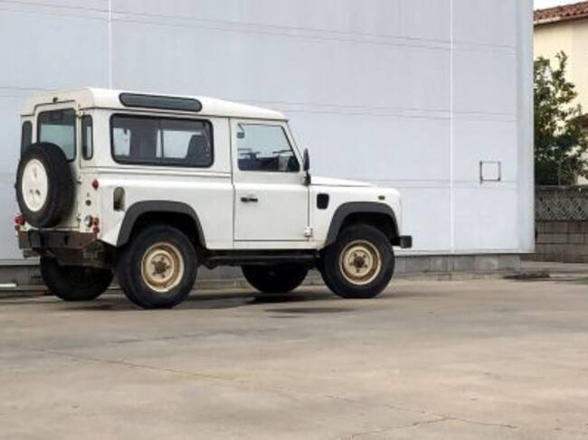 El coche del sospechoso, ante la comisaría de los Mossos de Santa Coloma de Farners