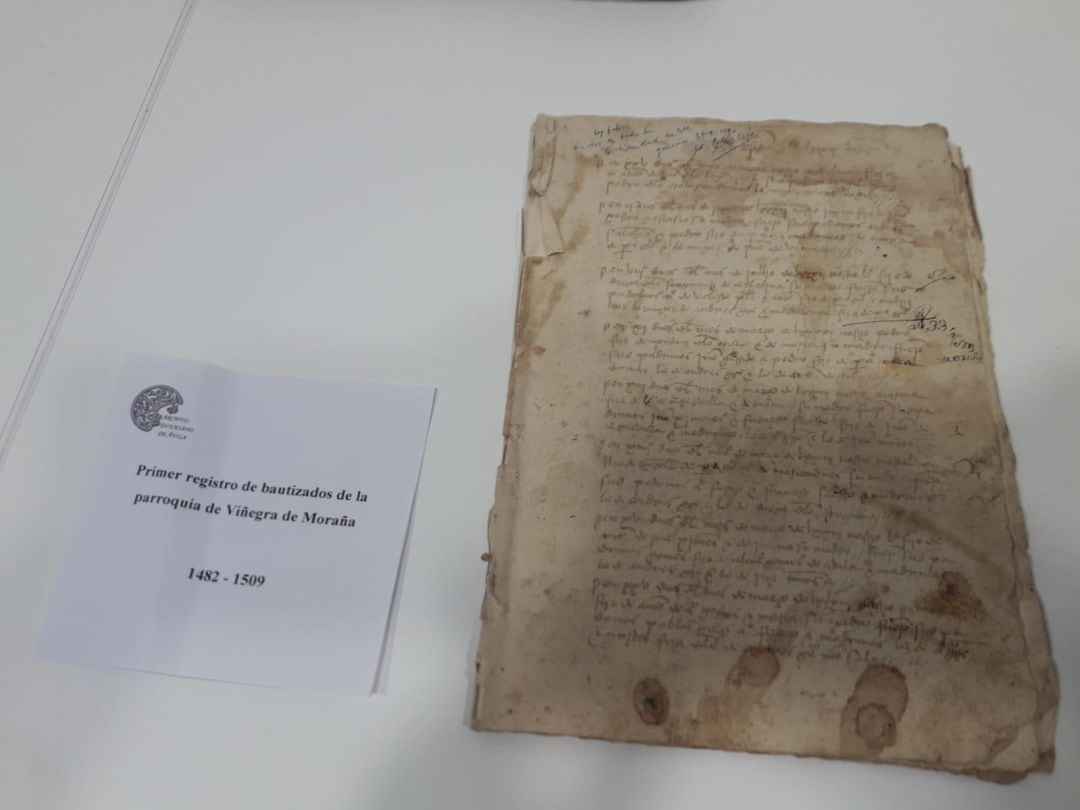 Primer registro de bautizados de la parroquia de Viñegra de Moraña (Ávila)