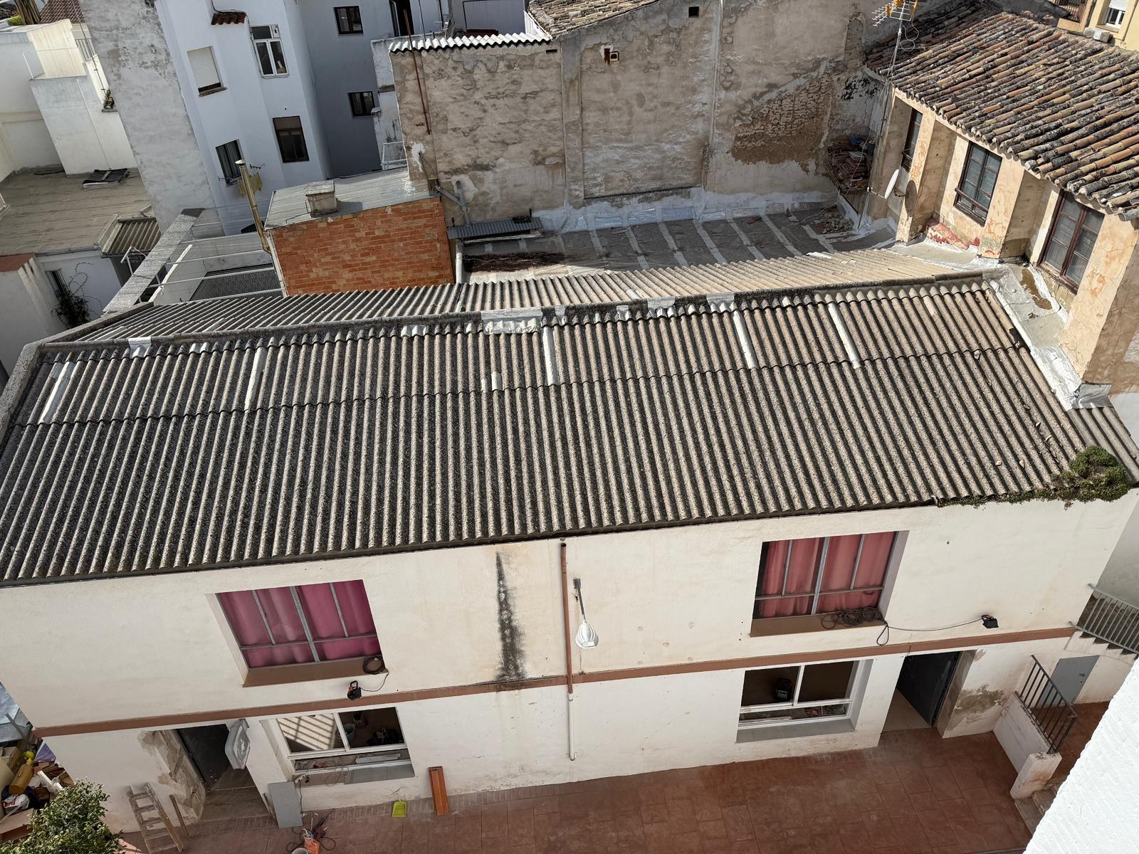 Cubierta del edificio de Puerta del Ángel en Jaén.