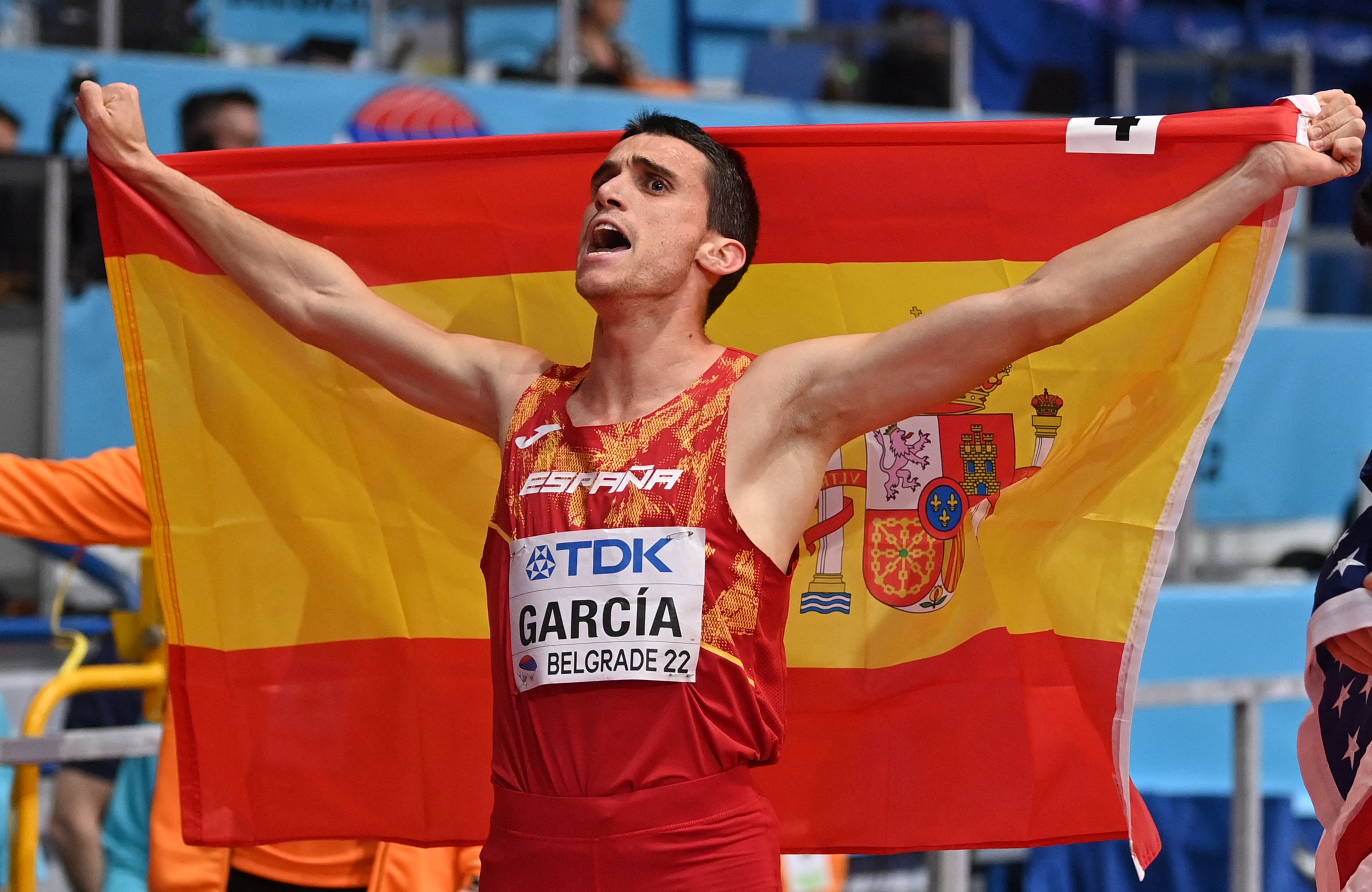 Mariano García celebra el oro en los mundiales de atletismo