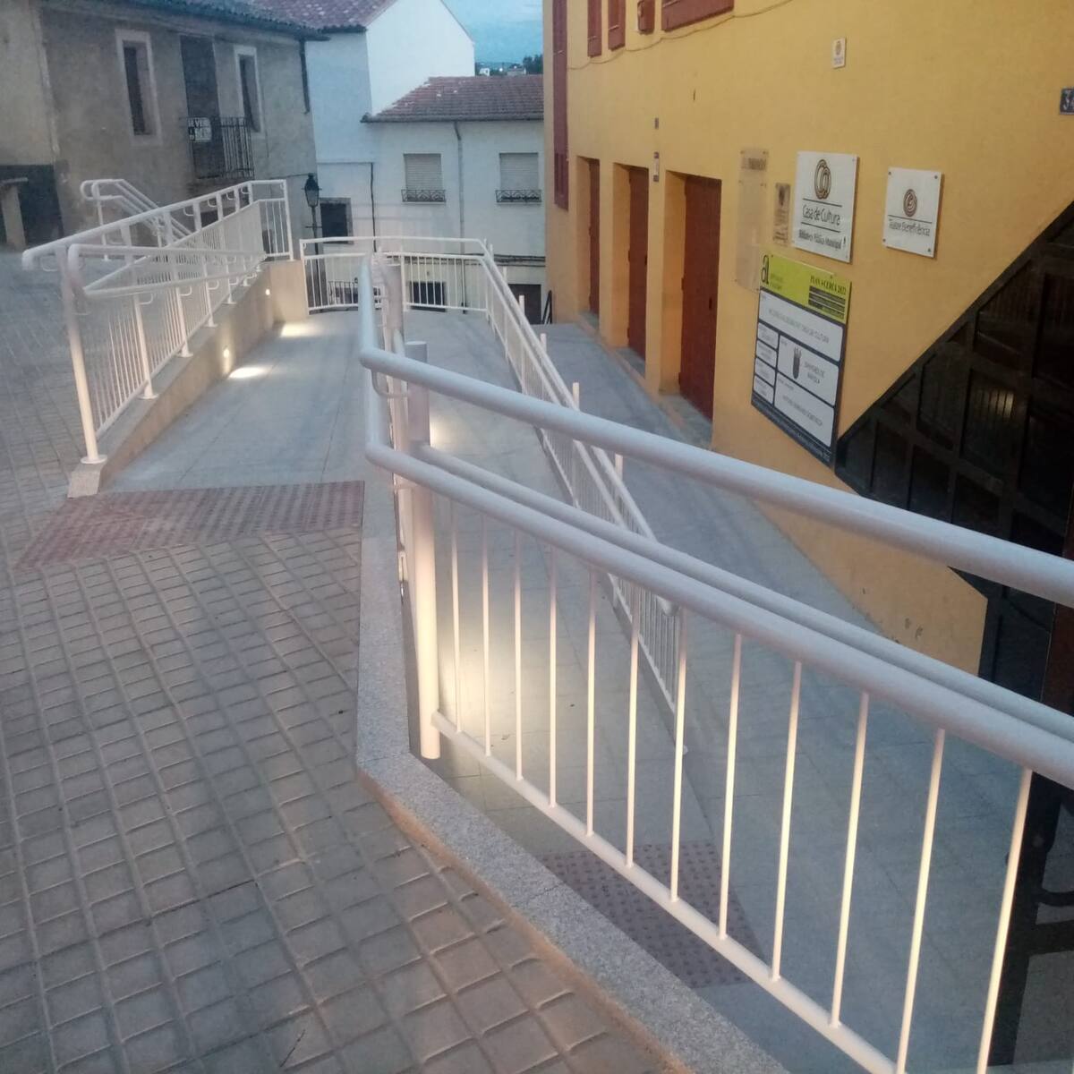 La Casa de cultura de Banyeres de Mariola estrena nuevo acceso