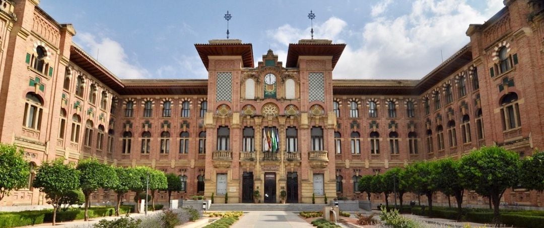 Fachada principal de la antigua Facultad de Veterinaria de Córdoba y actual rectorado de la UCO