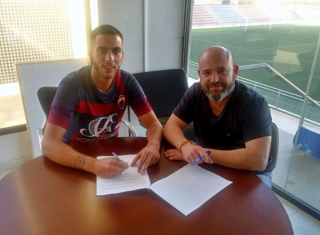 Kevin Sanz vuelve al C. D. Eldense