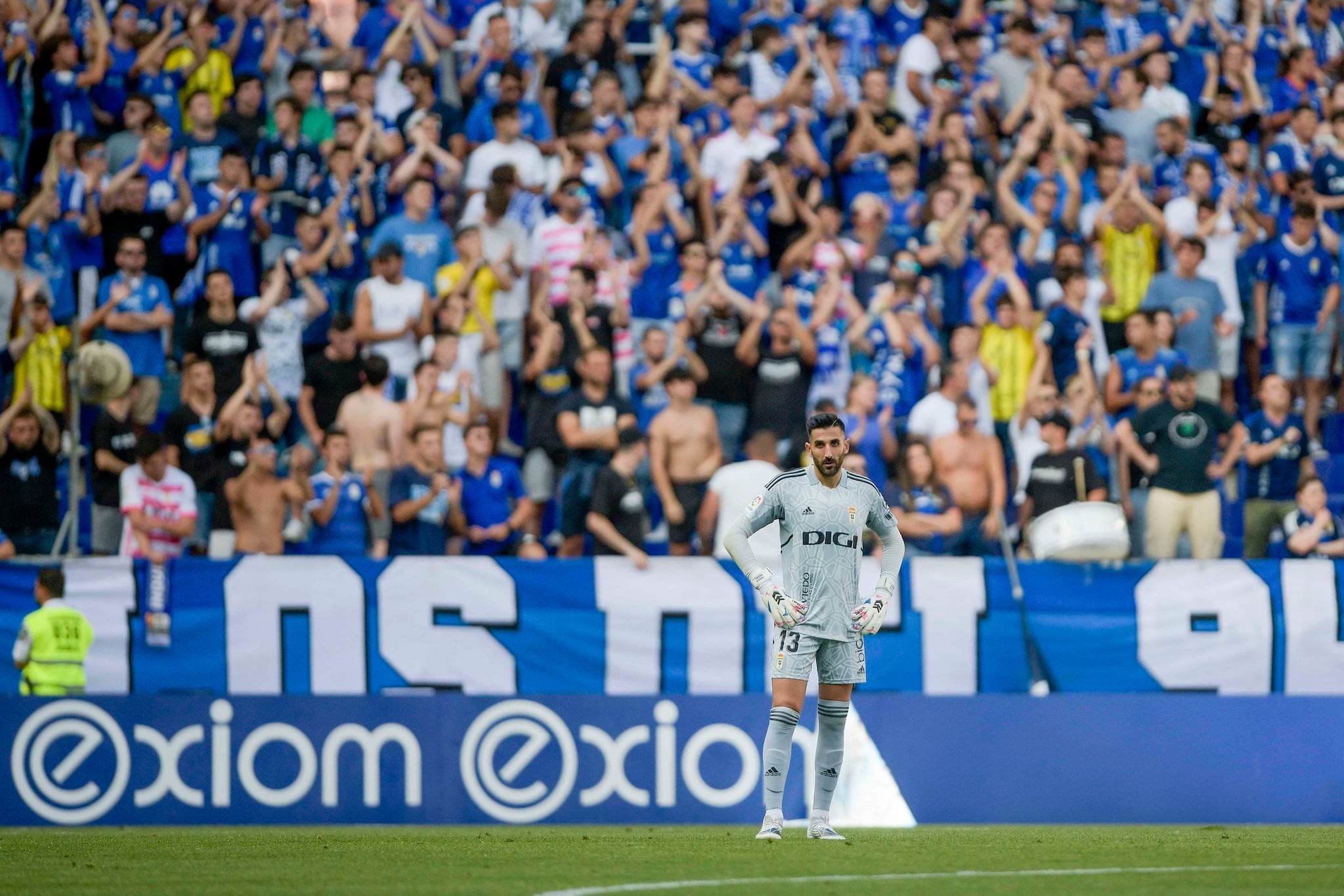 Tomeu Nadal en su debut con el Real Oviedo