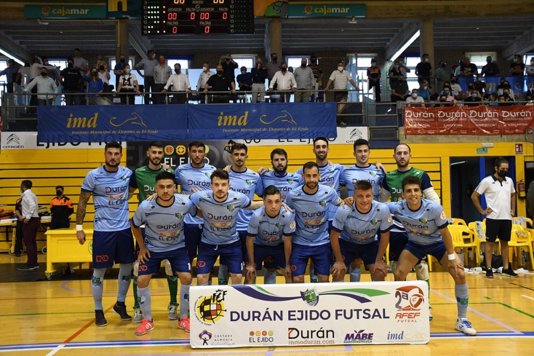 Los jugadores celestes antes de comenzar el partido.