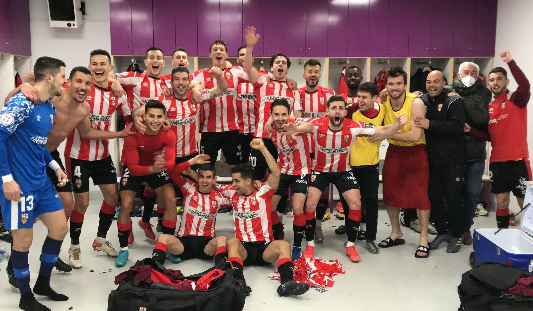 La UD Logroñés celebra la victoria en el José Zorrilla. / UDL