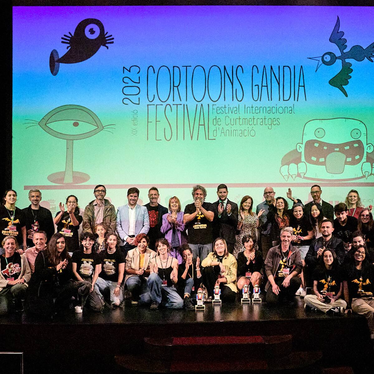 Colas para asistir a las proyecciones del Cortoons en Gandia