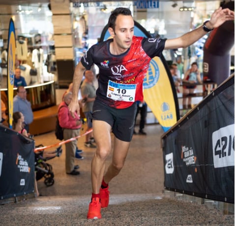 Ángel López Amor, participante en la Subida Vertical al Gran Hotel Bali