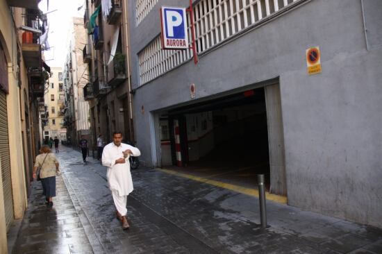 El punt del carrer Aurora on es va produir la polèmica detenció de Juan Andrés Benítez