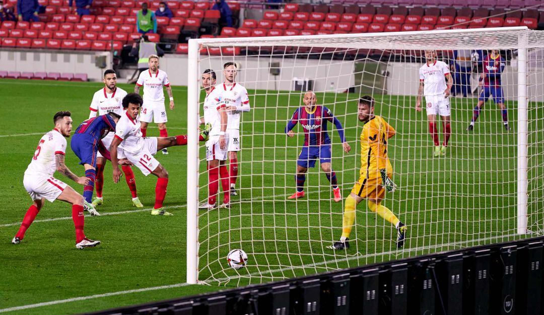 El gol con el que Piqué igualó la eliminatoria y forzó la prórroga.