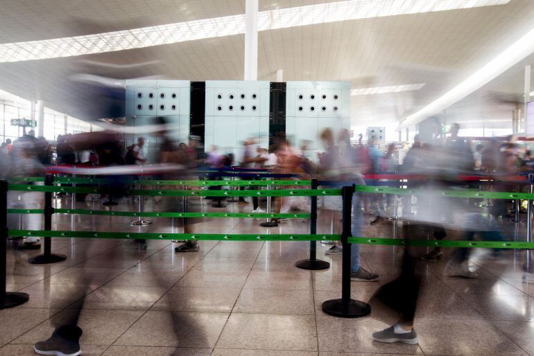 Normalidad en el aeropuerto de Barcelona-El Prat durante la jornada del sábado