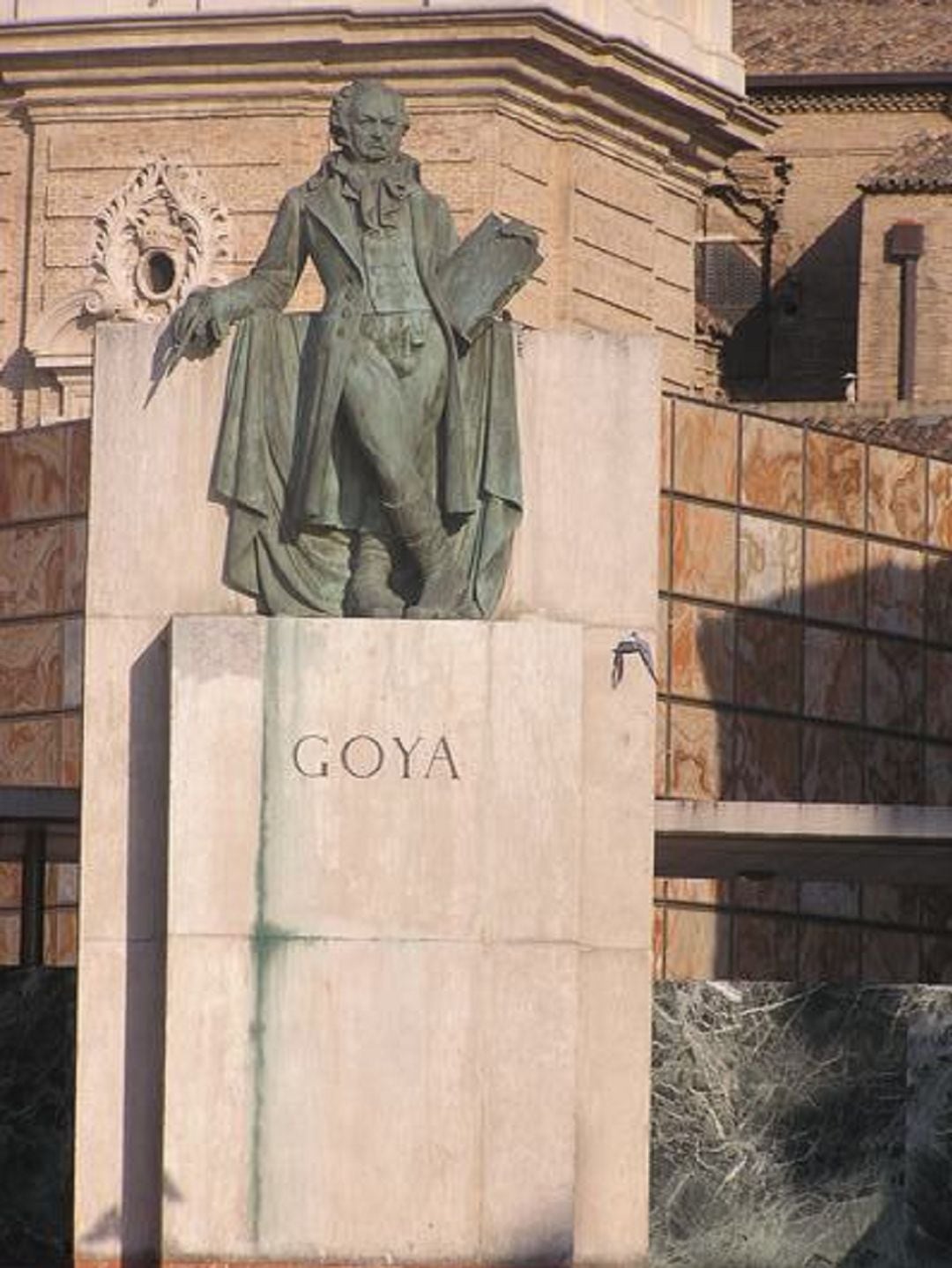 Monumento a Goya, en la Plaza del Pilar de Zaragoza