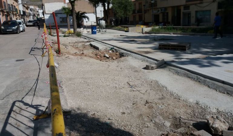 Obras en el parque de la Avda. de Andalucía (junto al colegio Dr. Fleming), incluidas en el programa PFEA 2017