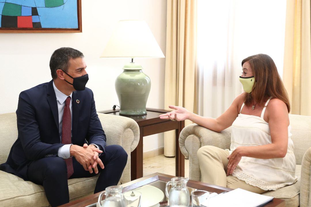 La presidenta del Govern, Francina Armengol, recibe al presidente del Gobierno, Pedro Sánchez, 