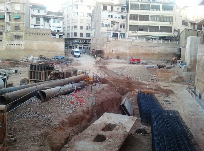 Imagen de las obras en la manzana interior del pasaje Dortor Serra donde se creará la zona verde