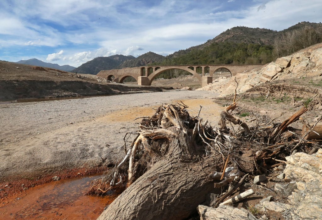 El embalse de Darnius Boadella está al 30% y la Generaltitat estudia medidas para aliviar la sequía en verano.