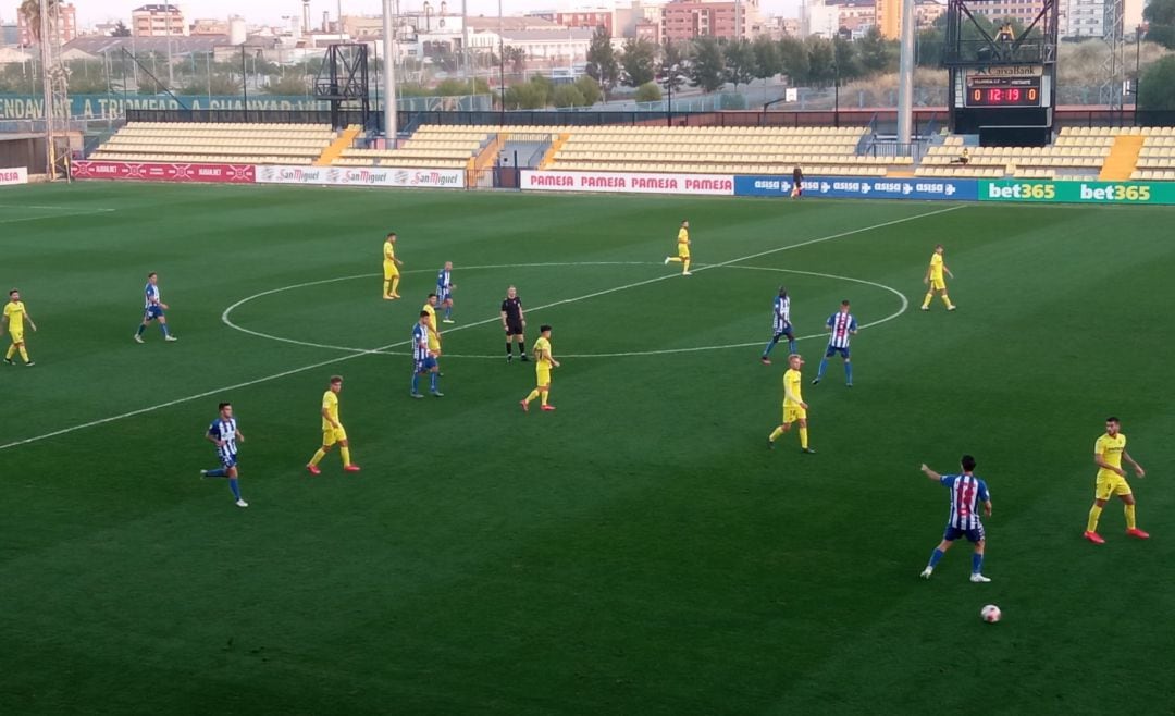 Fase del encuentro en el Mini Estadi de Villarreal