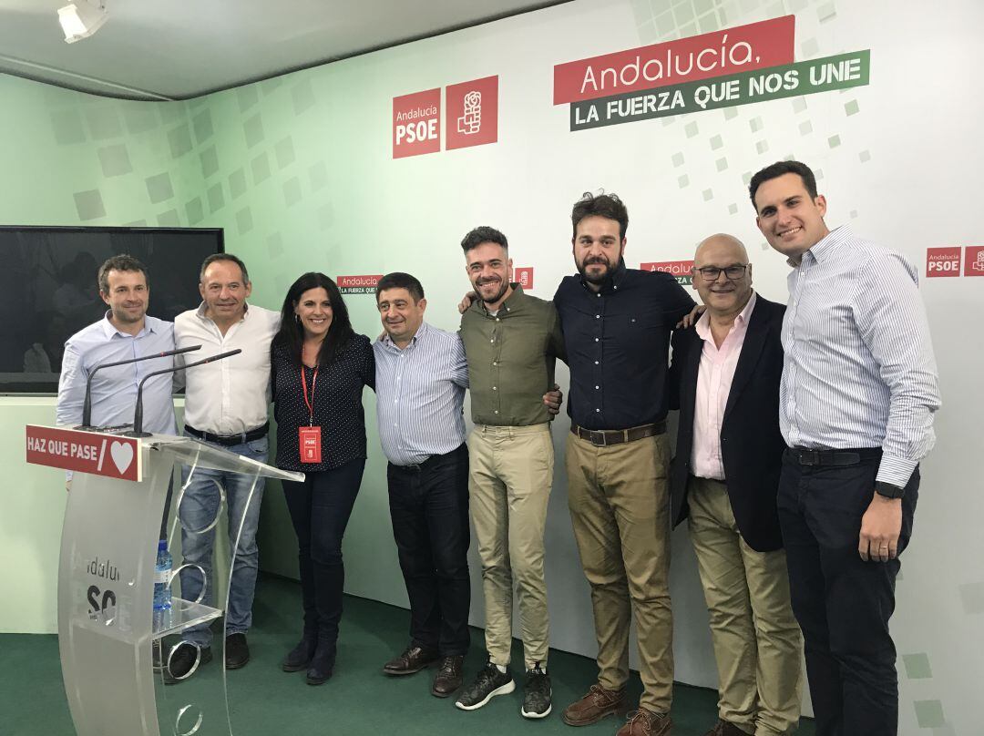 El PSOE celebra la victoria electoral en su sede de la capital.
