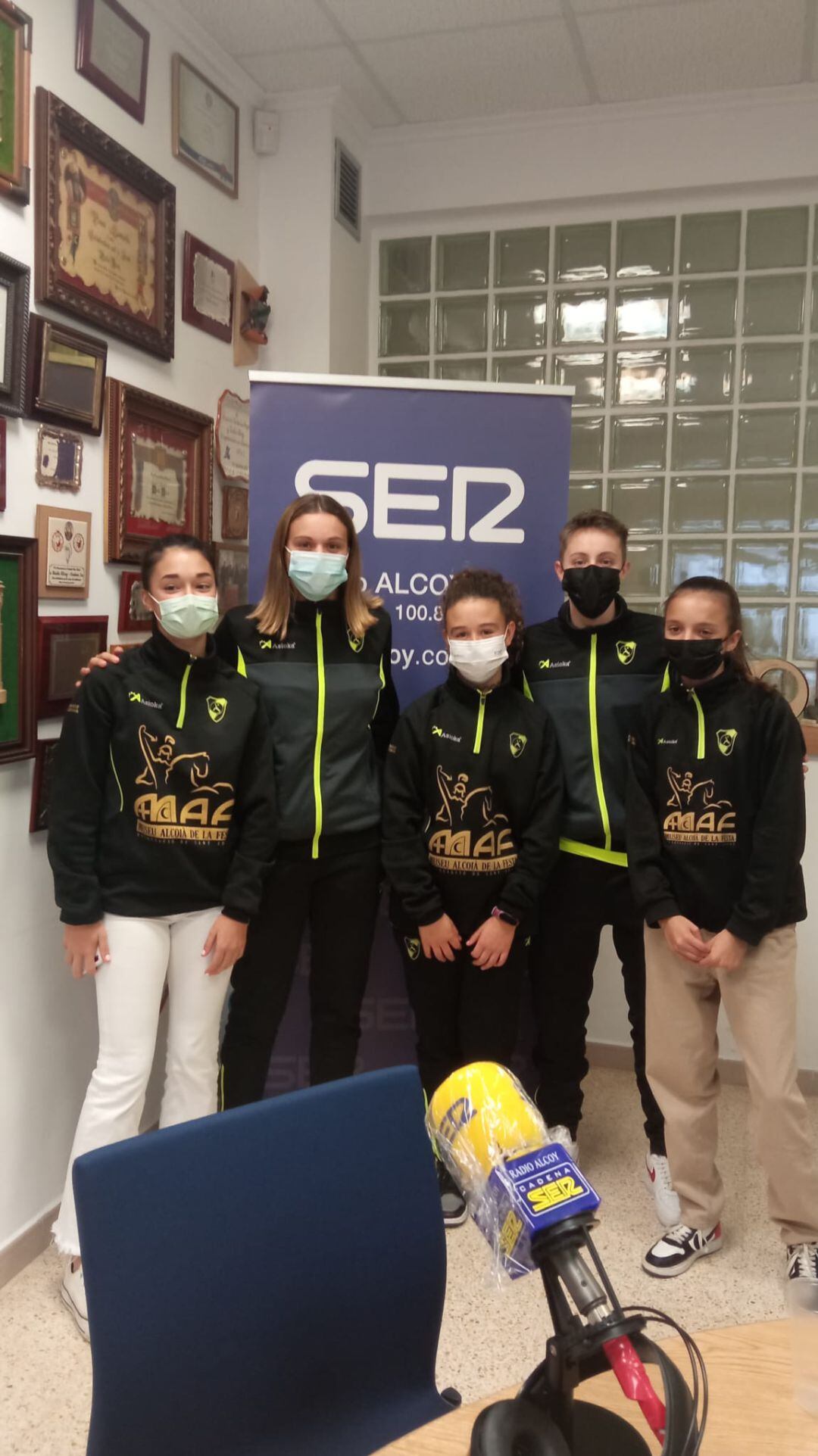 Sara Pascual, Carla, Sara Pedraza, Rita y Paula Silvestre en Radio Alcoy