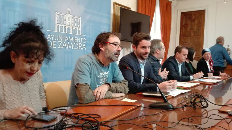 Rueda de prensa en al que se ha presenatdo el acuerdo entre el Equipo de Gobierno, Ciudadanos y la concejala &quot;no adscrita&quot;