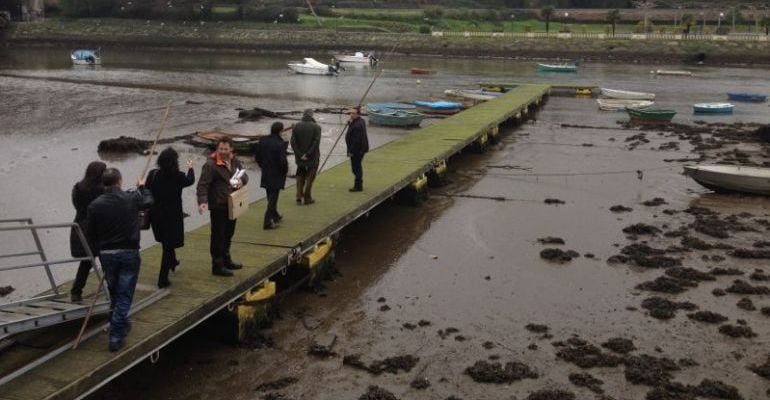 Eurodiputados visitan la ría de O Burgo