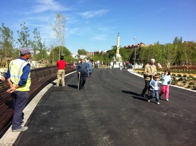 Jubilados, amas de casa y niños sin colegio, los primeros visitantes