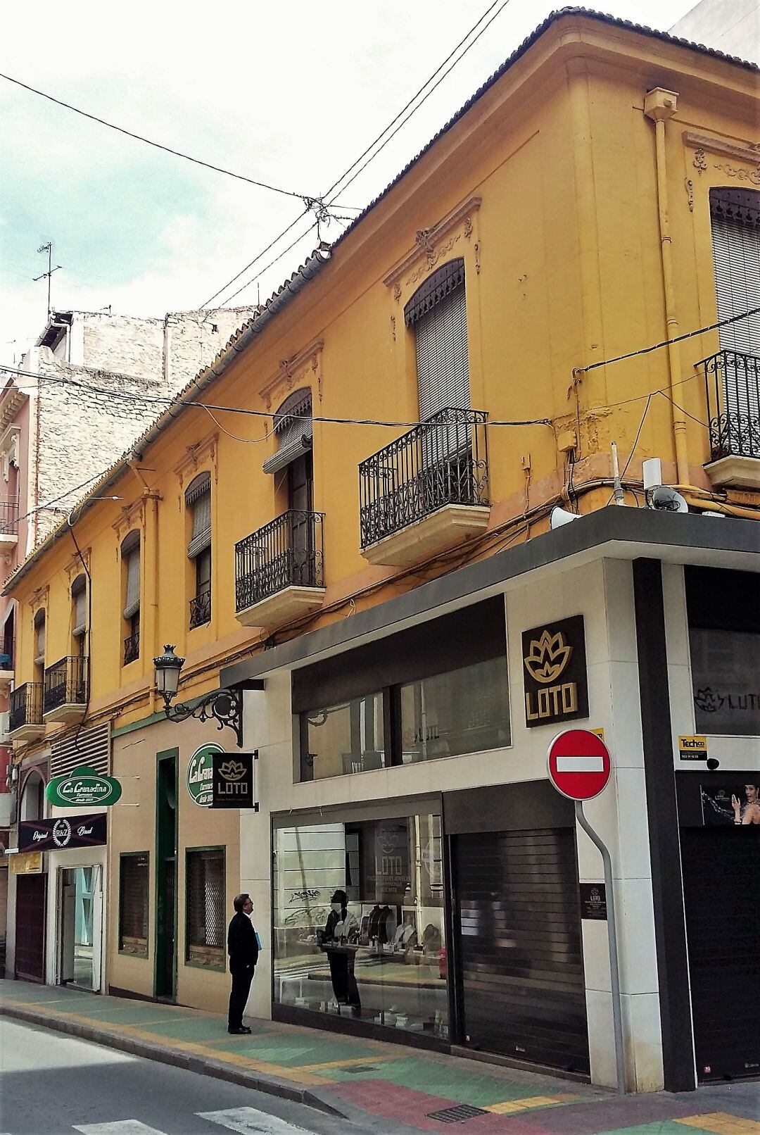 Inmueble de la calle Castaños donde se ha pedido licencia para 22 apartamentos turísticos.