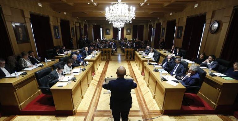 Baltar durante su discurso en la cámara provincial