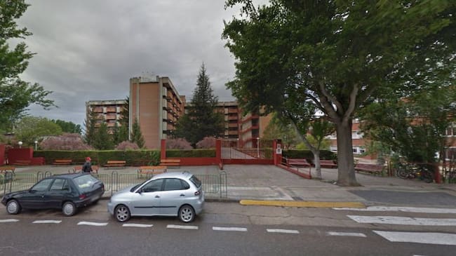 Imagen exterior de la Residencia Puente de Hierro de la capital palentina.