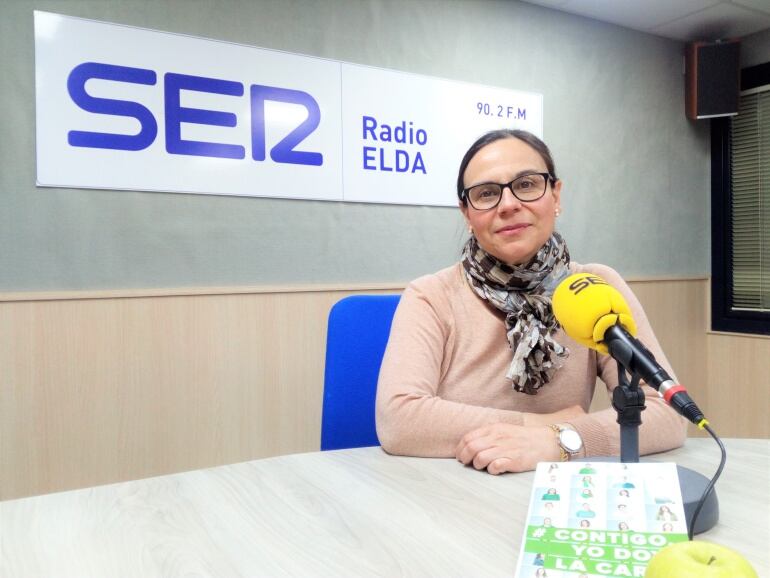 Isabel Blanes, coordinadora de la Junta Elda-Petrer, en Radio Elda