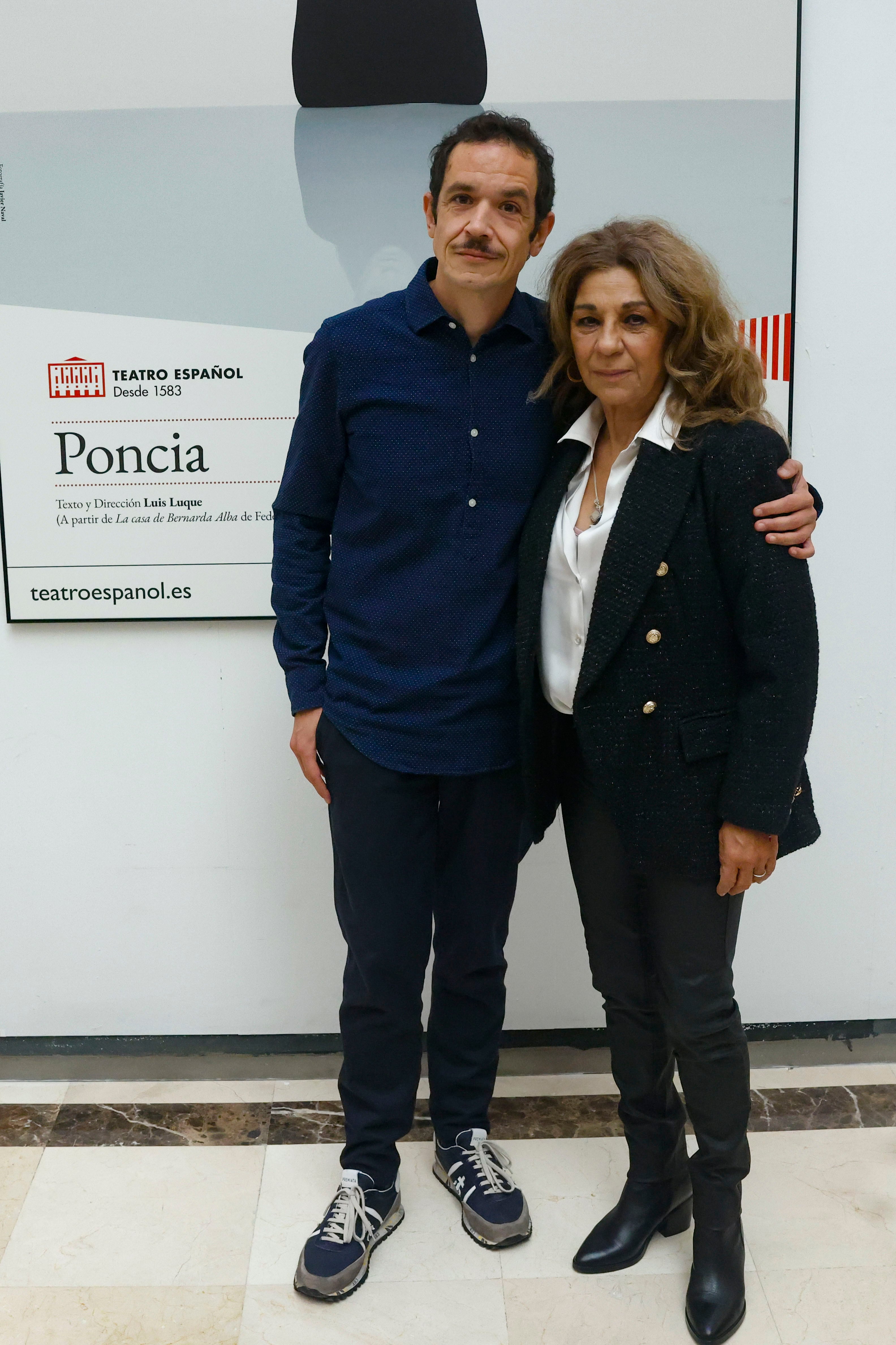 MADRID, 23/10/2023.-  La cantante Lolita Flores durante la presentación de la obra &quot;Poncia&quot;, de Luis Luque (i), a partir de &quot;La casa de Bernarda Alba&quot; de Federico García Lorca, este lunes en Madrid. EFE/ Aitor Martin
