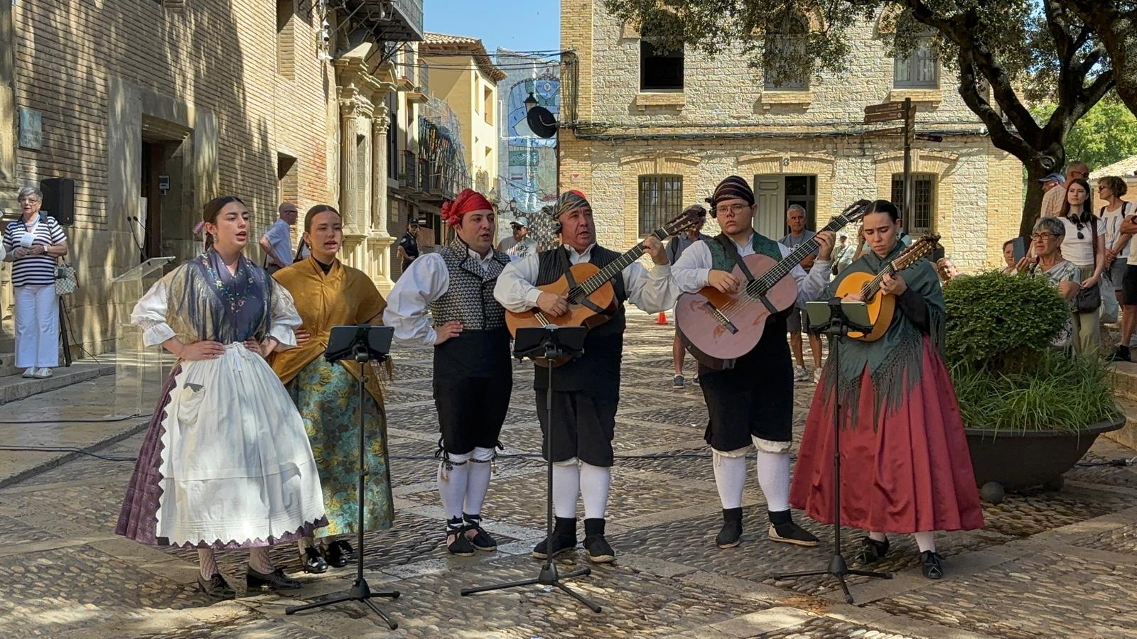 Elenco Aragonés cantaba jotas en honor a San Lorenzo