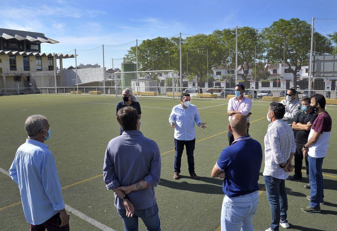Visita de Jesús Alba al campo Manuel Millán 