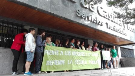 Concentración ante la Dirección Provinicial de Educación