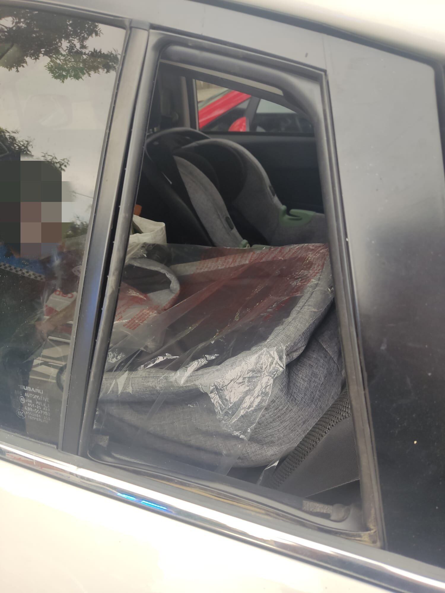 Vehículo en el que se había quedado encerrado el niño