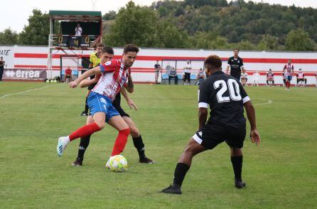 El Atlético Bembibre se estrenó en esta pretemporada frente a la Cultural